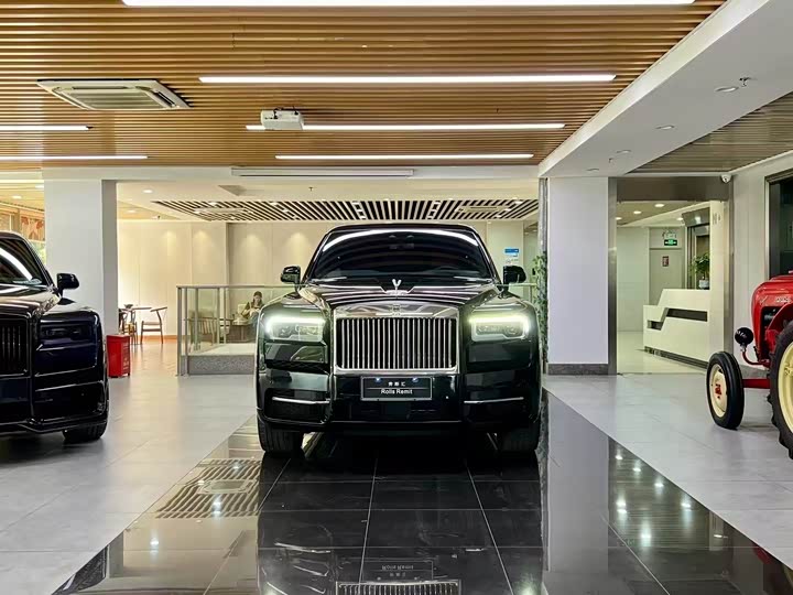Фото 2 - Rolls-Royce Cullinan