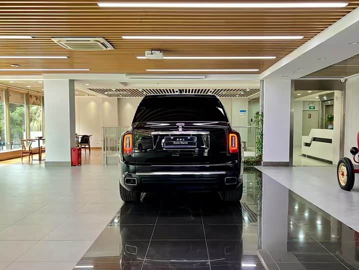 Фото 4 - Rolls-Royce Cullinan