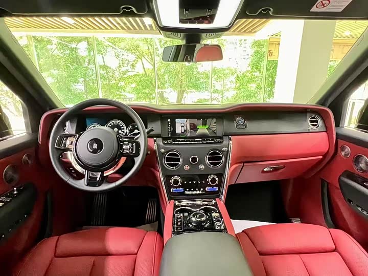 Фото 7 - Rolls-Royce Cullinan