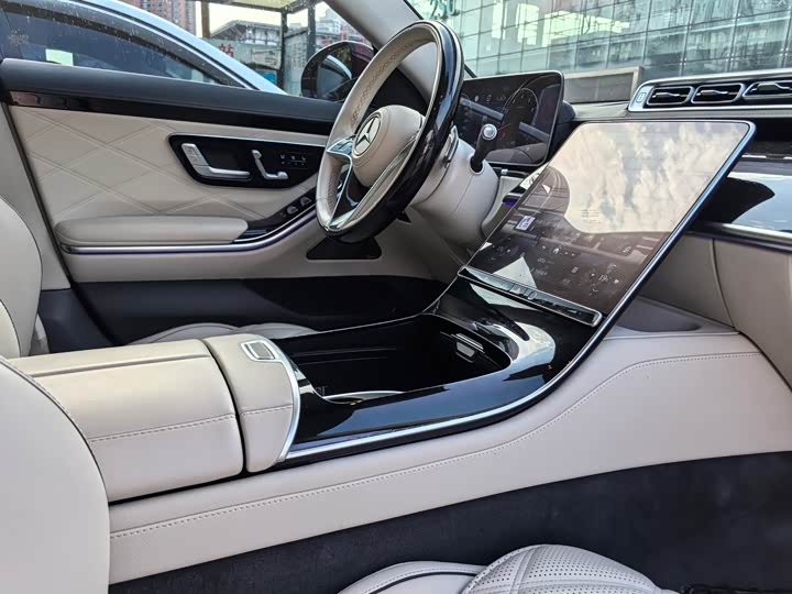 Фото 3 - Mercedes-Benz Maybach S-Class