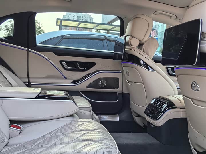 Фото 5 - Mercedes-Benz Maybach S-Class