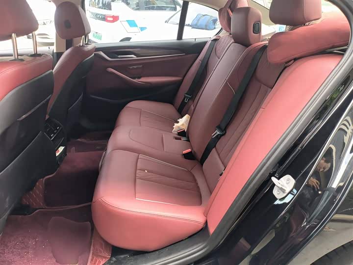 Фото 17 - BMW 5 Series Hybrid