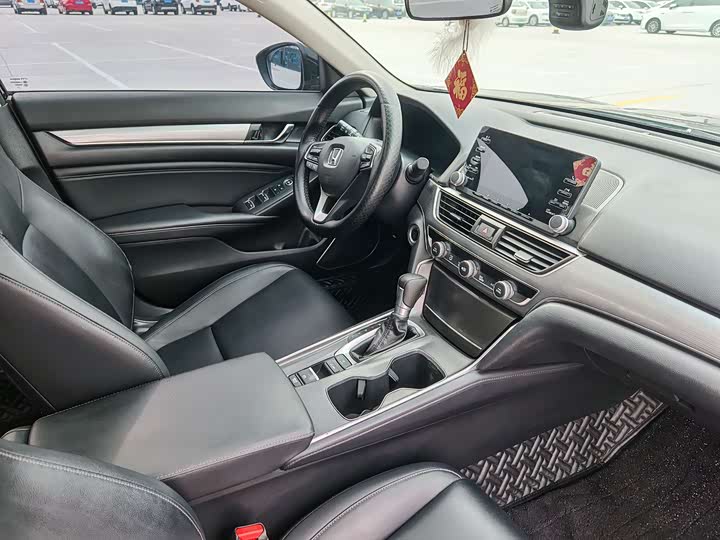 Фото 11 - Honda Accord