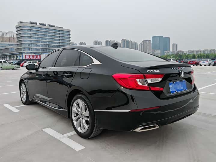 Фото 6 - Honda Accord