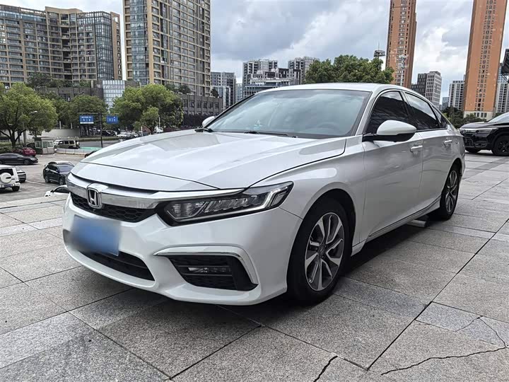 Фото 1 - Honda Inspire