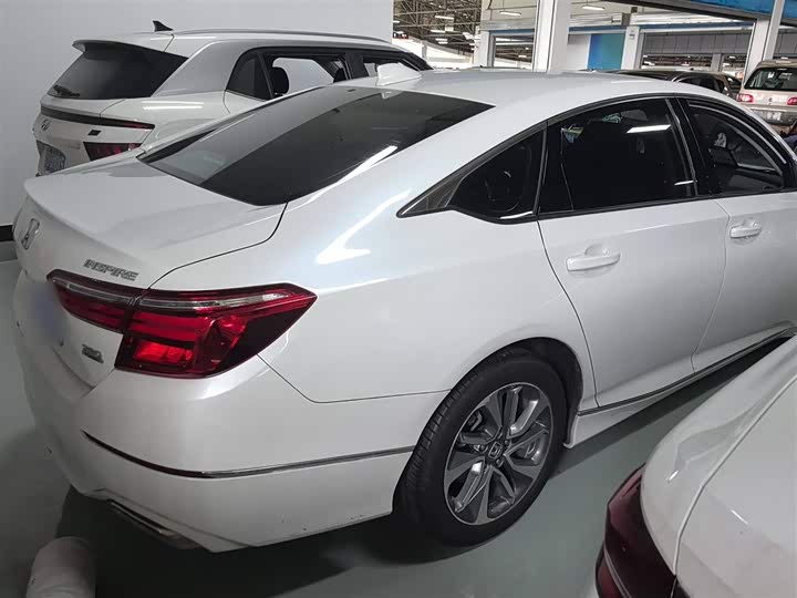 Фото 10 - Honda Inspire