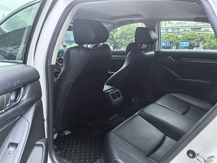 Фото 13 - Honda Inspire