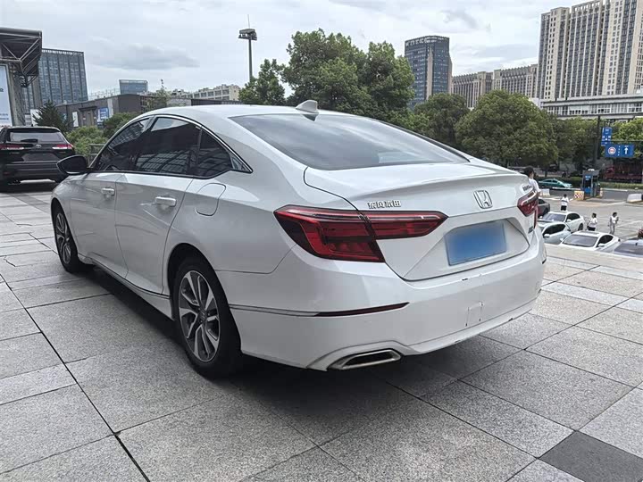 Фото 8 - Honda Inspire