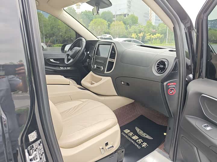 Фото 11 - Mercedes-Benz Vito