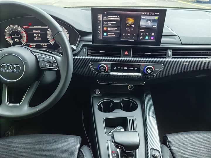 Фото 12 - Audi A4L