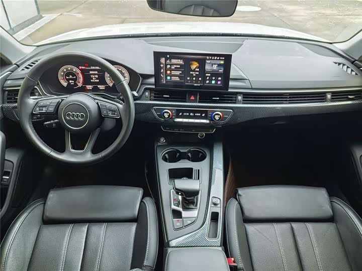 Фото 13 - Audi A4L