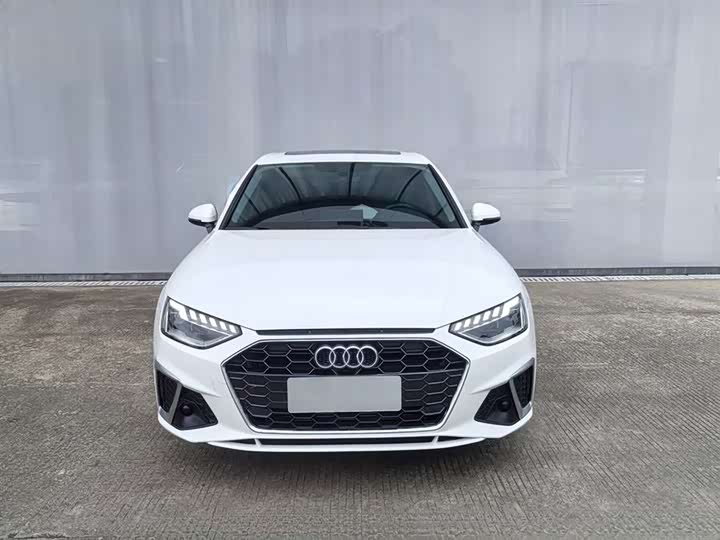 Фото 2 - Audi A4L