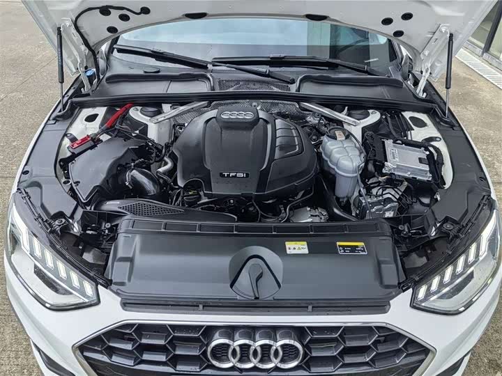 Фото 7 - Audi A4L