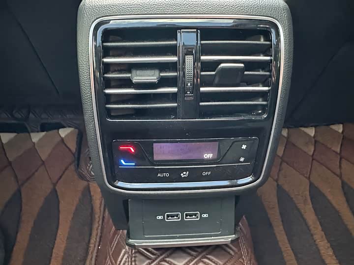 Фото 10 - Volkswagen Magotan