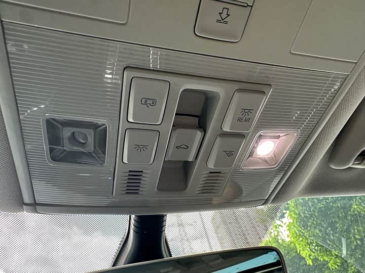 Фото 16 - Volkswagen Magotan