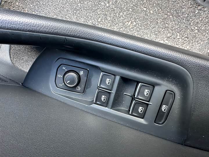 Фото 23 - Volkswagen Magotan