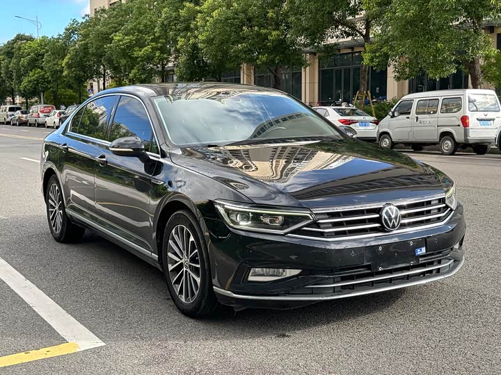 Фото 3 - Volkswagen Magotan