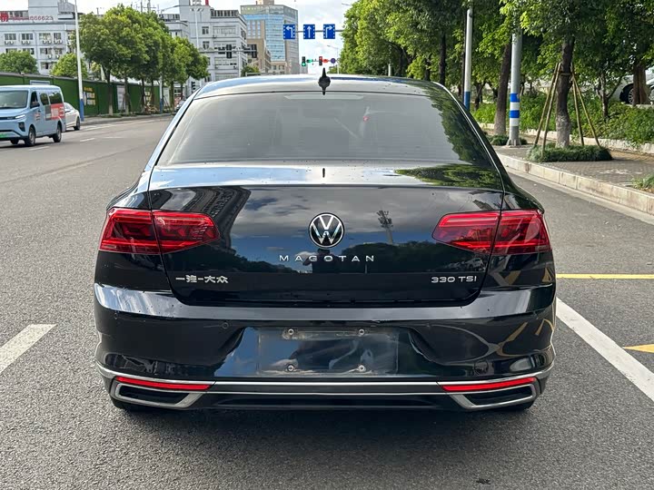 Фото 4 - Volkswagen Magotan