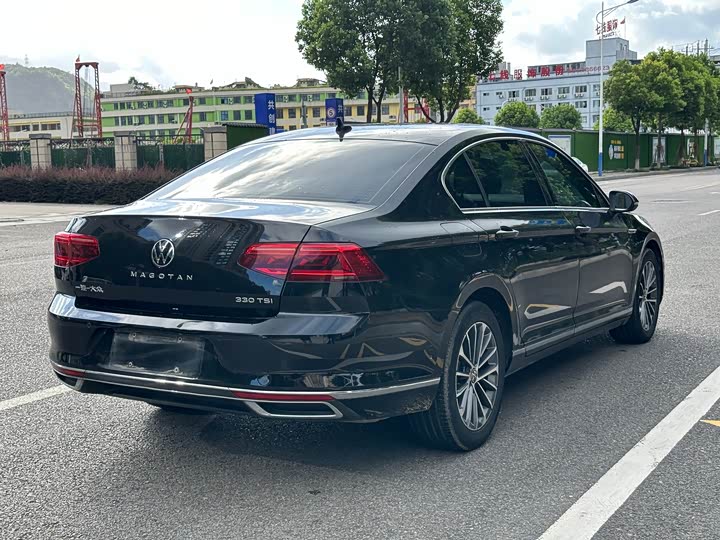 Фото 5 - Volkswagen Magotan