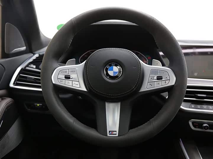 Фото 14 - BMW X5