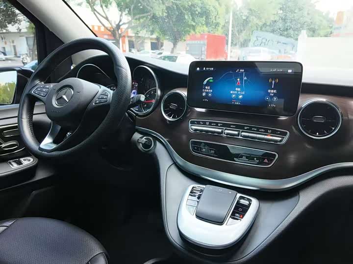 Фото 4 - Mercedes-Benz V-Class