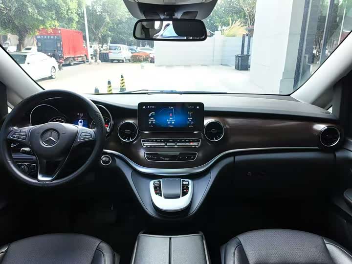 Фото 5 - Mercedes-Benz V-Class