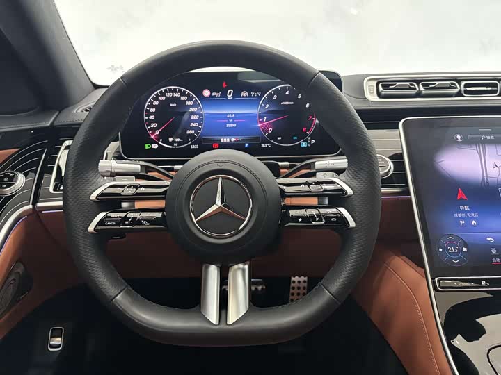 Фото 18 - Mercedes-Benz S-Class