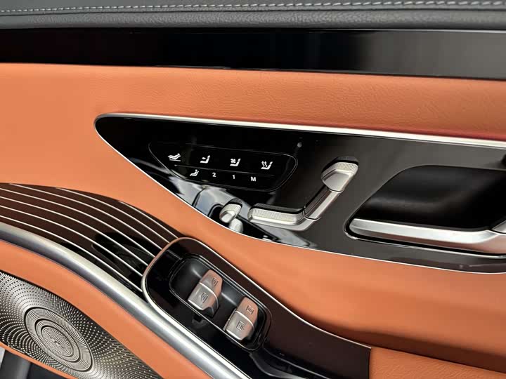 Фото 25 - Mercedes-Benz S-Class