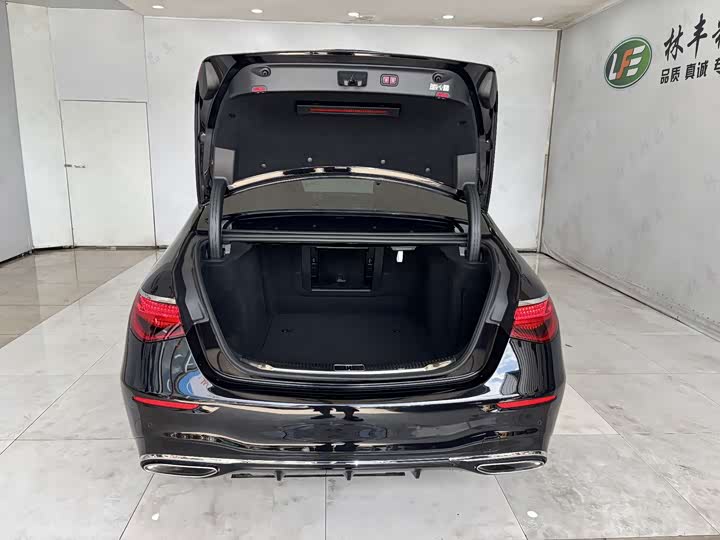 Фото 31 - Mercedes-Benz S-Class