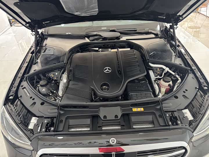 Фото 33 - Mercedes-Benz S-Class