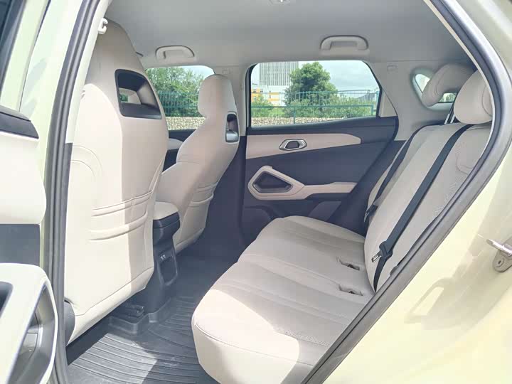 Фото 10 - BYD Yuan Up