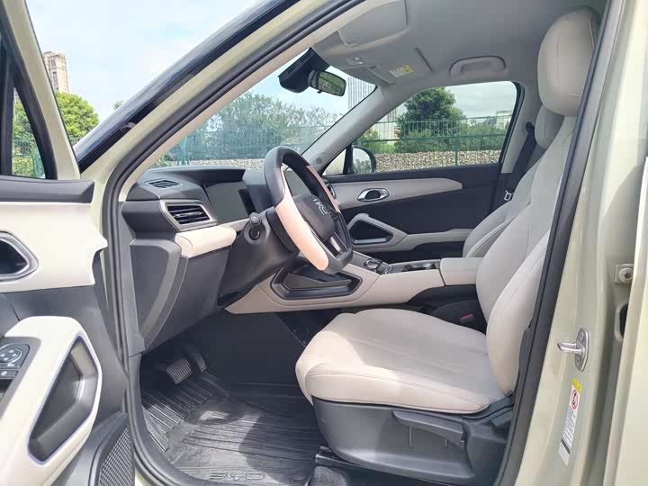 Фото 9 - BYD Yuan Up