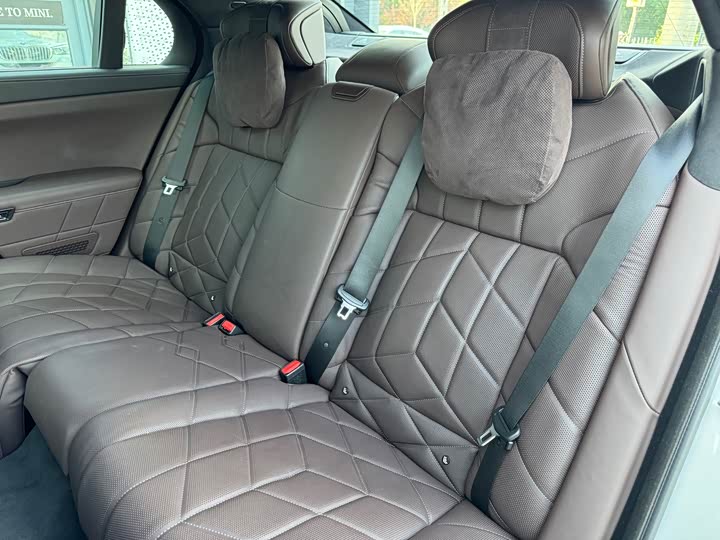 Фото 18 - BMW i7