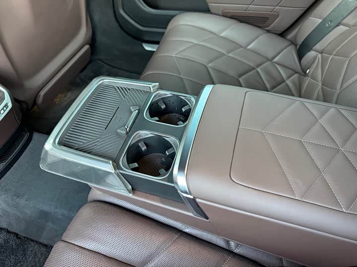 Фото 21 - BMW i7