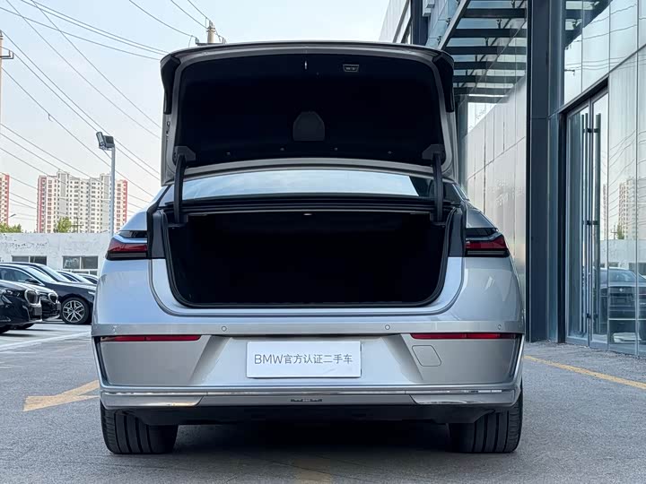 Фото 28 - BMW i7