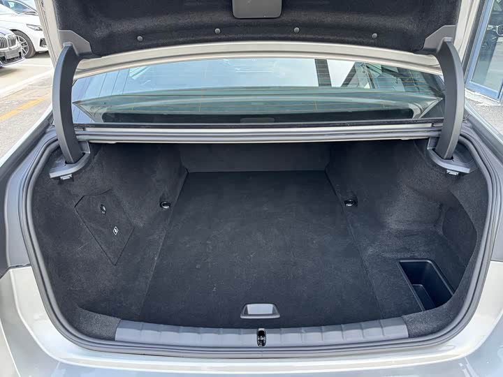 Фото 29 - BMW i7