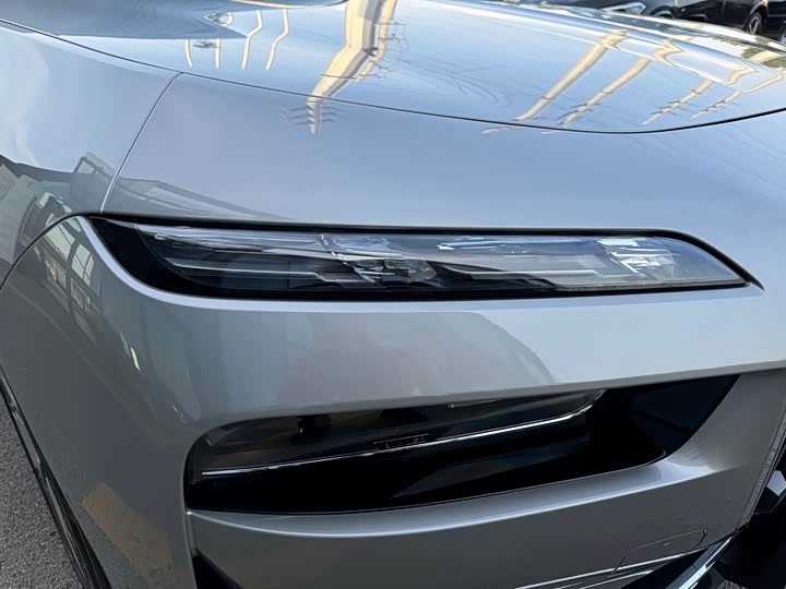 Фото 32 - BMW i7