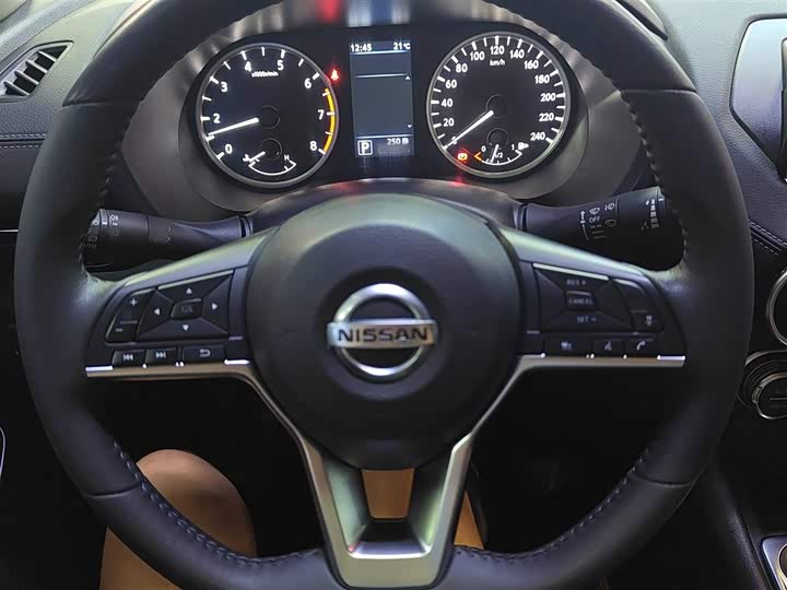 Фото 3 - Nissan Sylphy