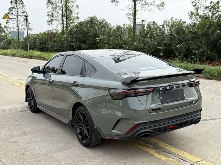 Фото 12 - Geely Binrui