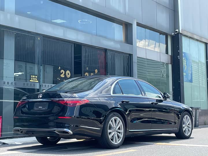 Фото 14 - Mercedes-Benz S-Class