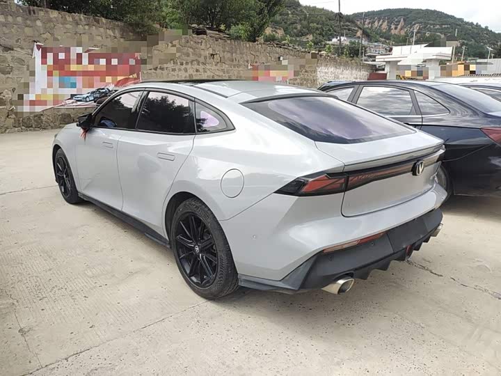 Фото 13 - Changan UNI-V