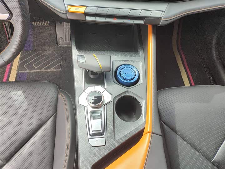 Фото 4 - Changan UNI-V