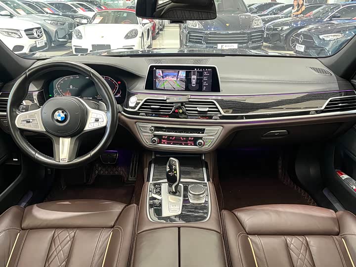 Фото 10 - BMW 7 Series