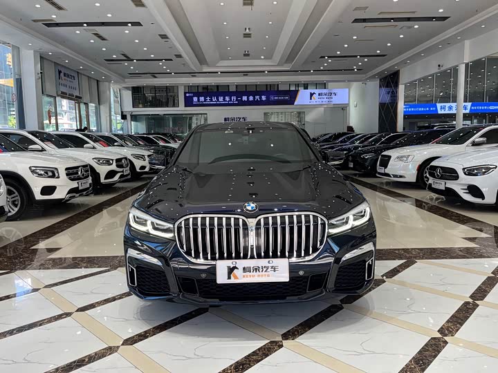 Фото 2 - BMW 7 Series