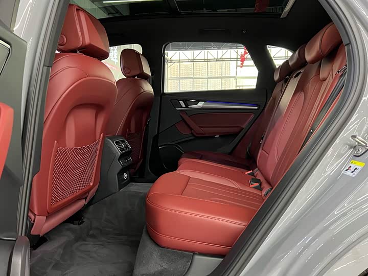 Фото 7 - Audi Q5L