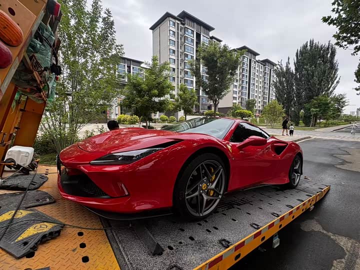 Фото 1 - Ferrari F8