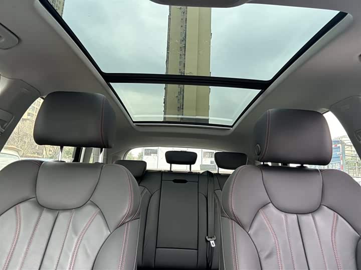 Фото 10 - Audi Q5L