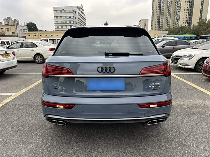 Фото 7 - Audi Q5L
