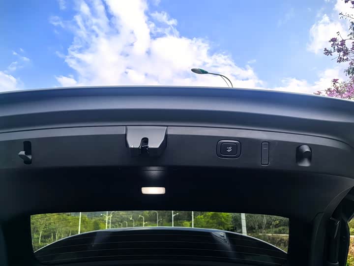 Фото 16 - Nio ET5T