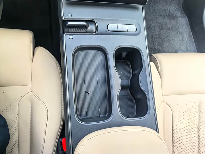 Фото 8 - Nio ET5T